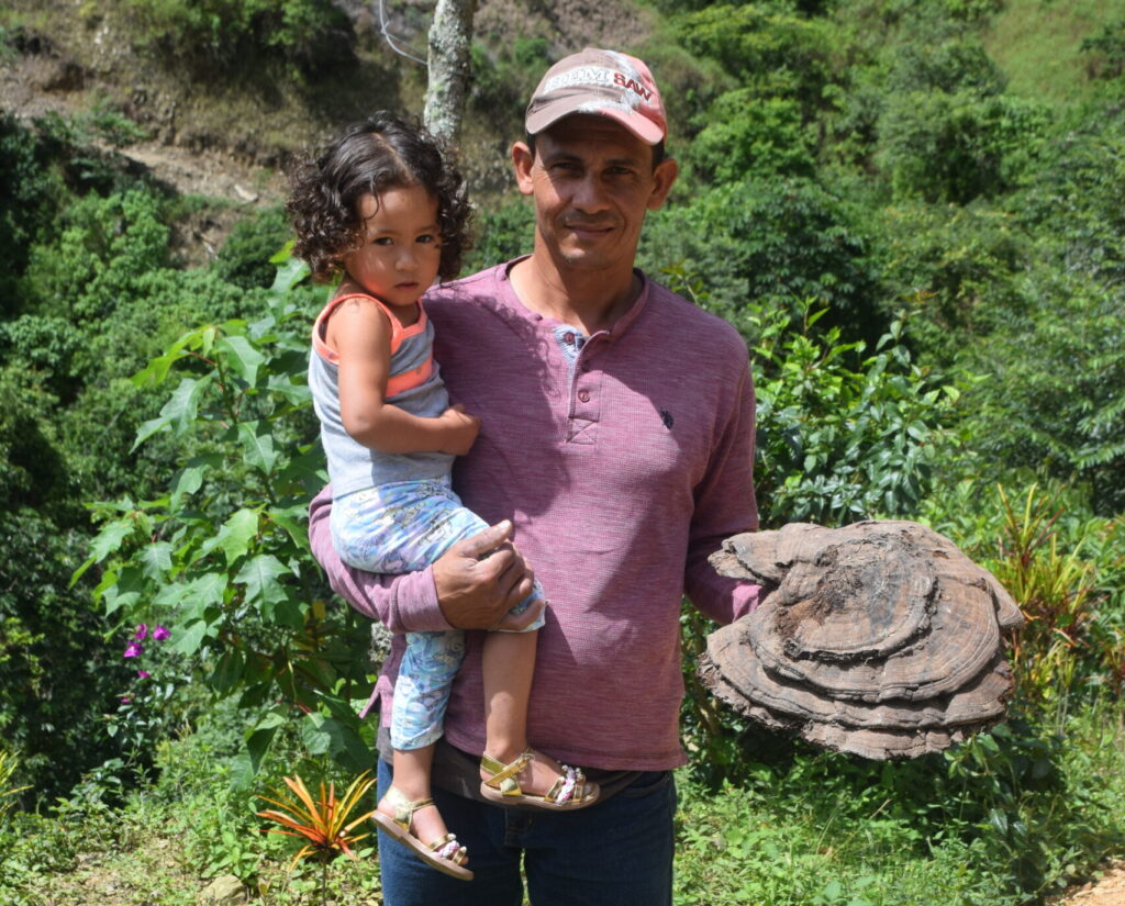 Donaciones en Colombia, ayudar a las comunidades en Colombia. Donations in Colombia, helping communities in Colombia